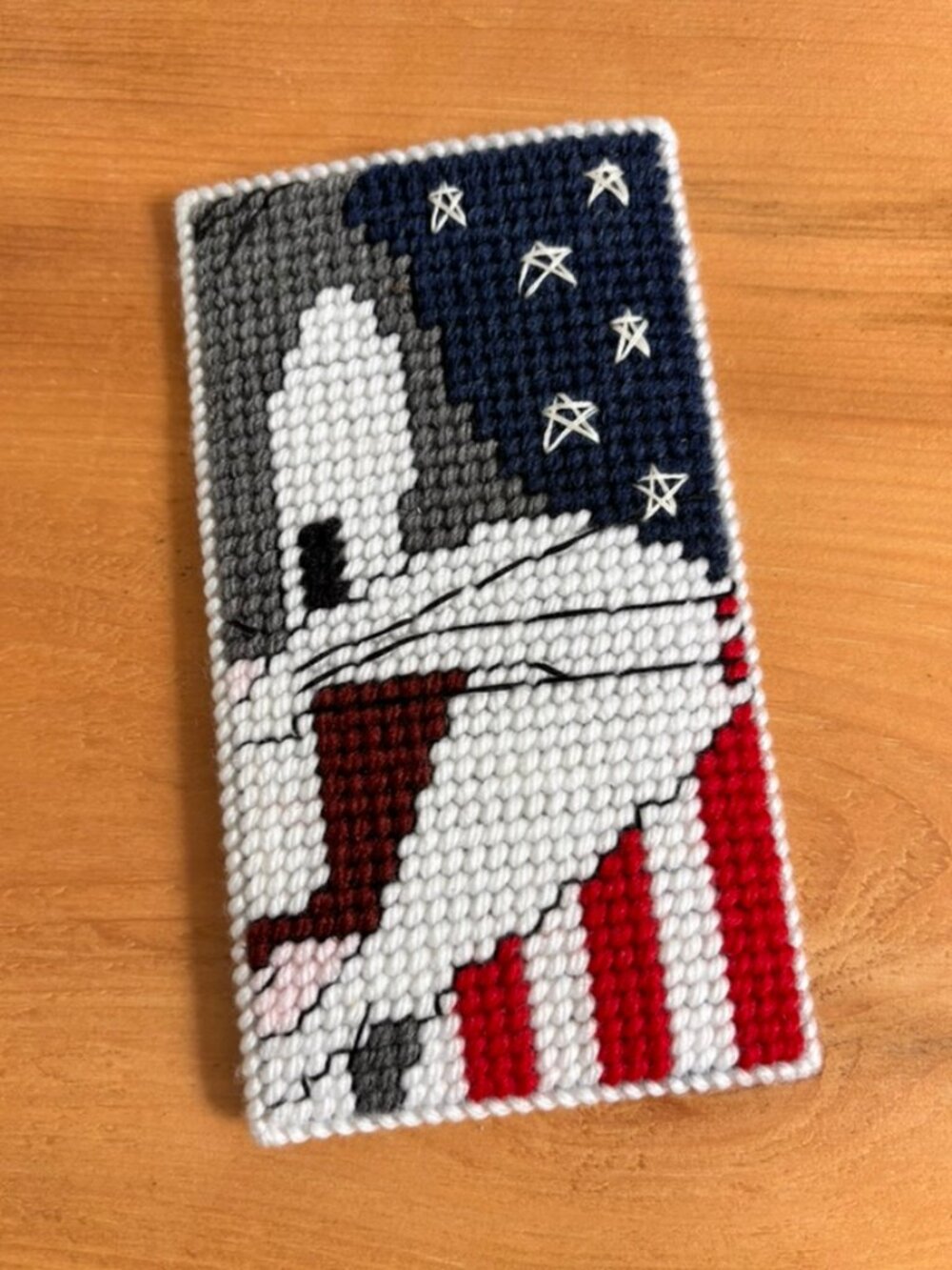 Vtg handmade plastic canvas glasses case features a patriotic Bugs Bunny design